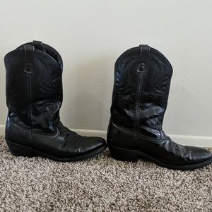 shoe department cowboy boots